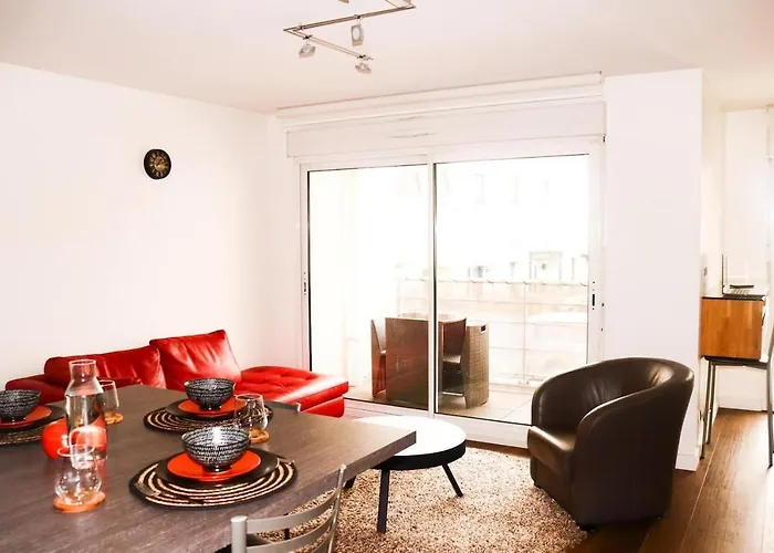 T3 Au Centre Ville Avec Balcon, Parking Gratuit