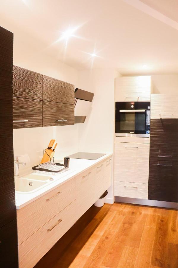 Apartment T3 Au Centre Avec Balcon, Parking Gratuit Quimper