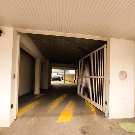 T3 Au Centre Ville Avec Balcon, Parking Gratuit Quimper Exterior photo